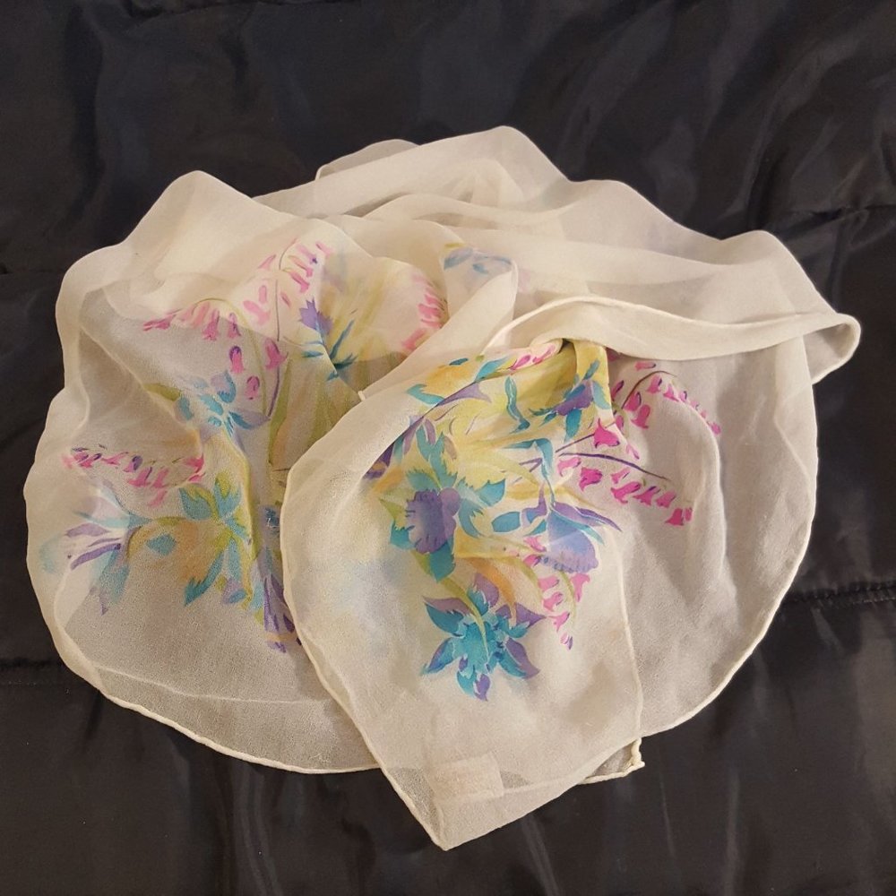 Vintage 100 % Silk Chiffon Baar and Beards 1940s silk pastel floral scarf. 14x42
